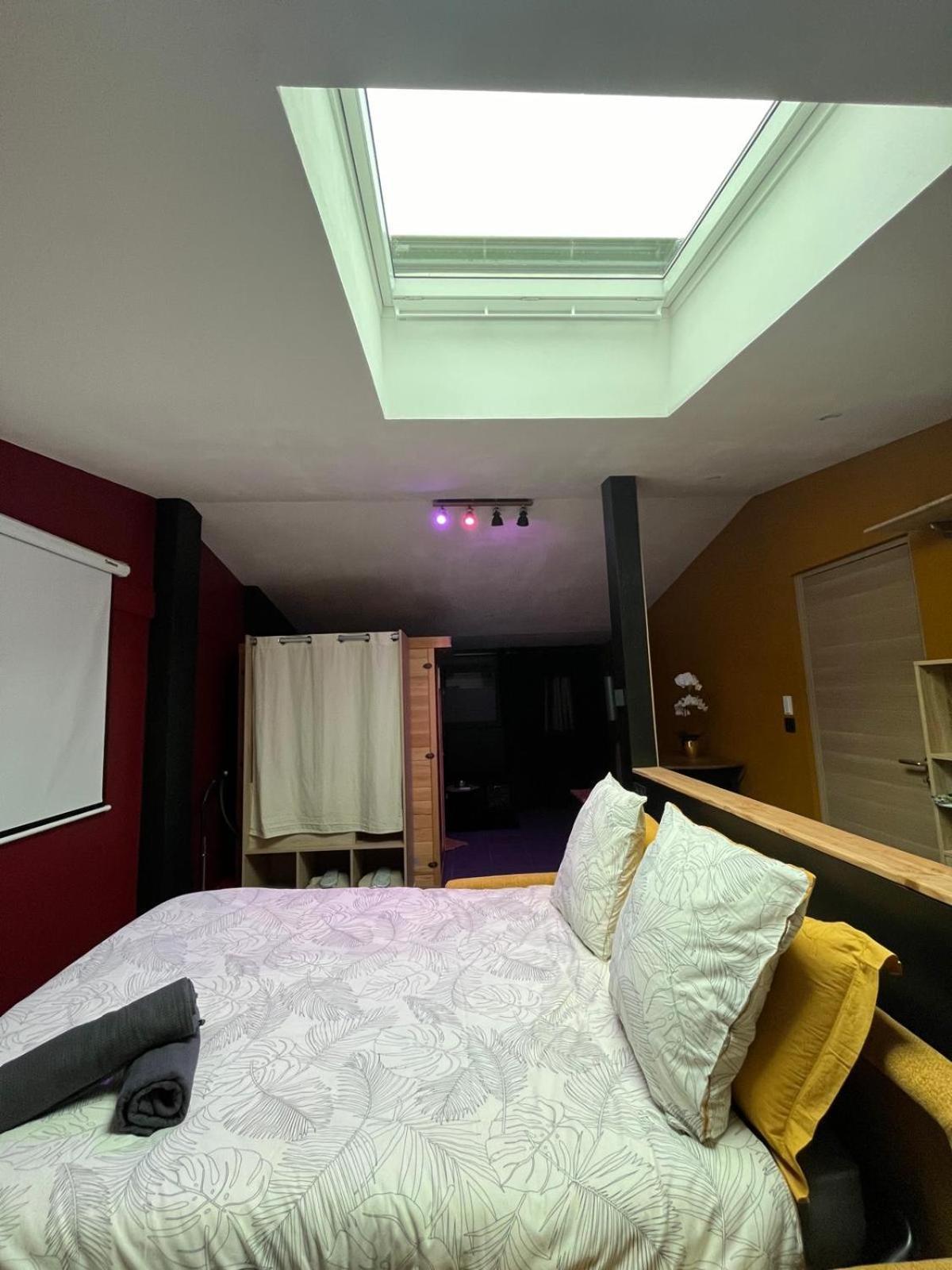 Suite Avec Sauna 36M² Niort Exterior photo